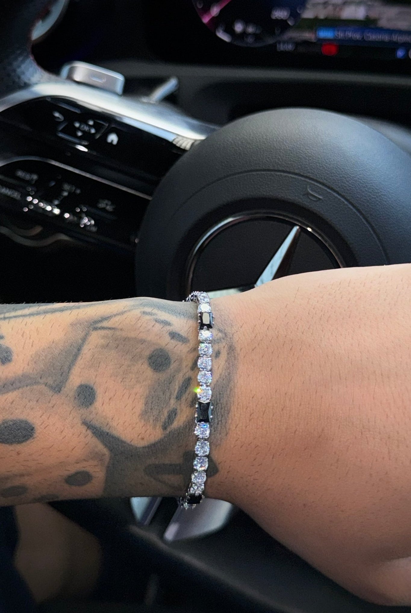 Tennis ' emerald leap ' - OFMND