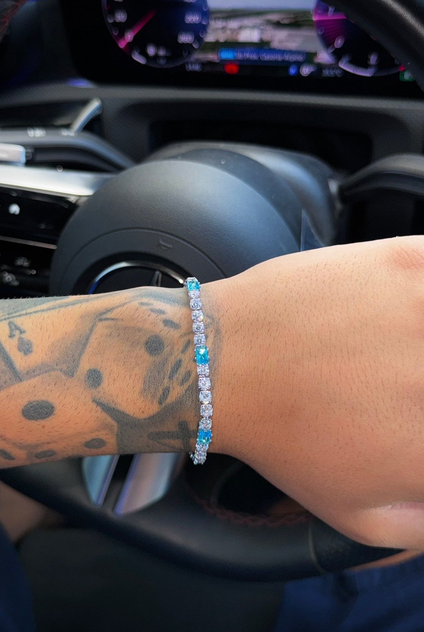 Tennis ' emerald leap ' - OFMND